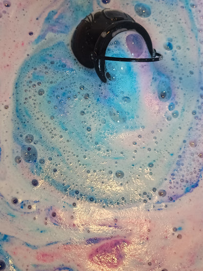 Halloween bath bomb cauldron