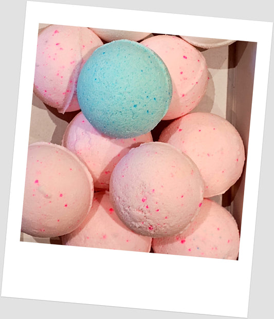 Bath bombs - Handmade by Ella Grace